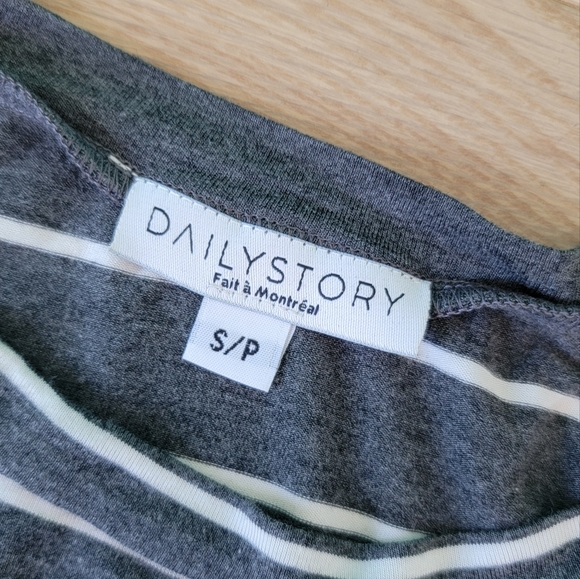 T-shirt dress - Picture 2 of 3